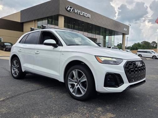 Arkona White 2025 Audi Q5 45 S line quattro Premium