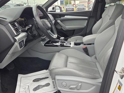 Arkona White 2025 Audi Q5 45 S line quattro Premium