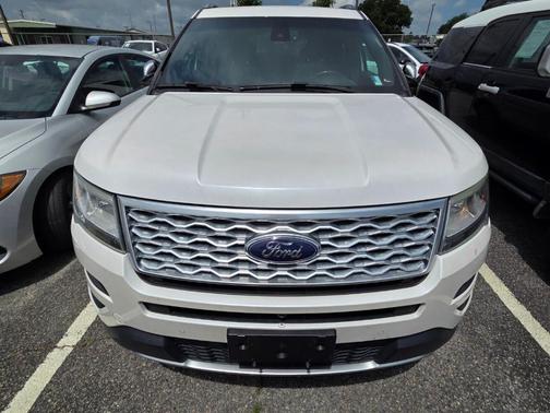 White Platinum Clearcoat Metallic 2017 Ford Explorer Platinum