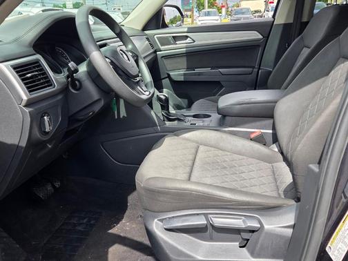 Deep Black Pearl Effect 2018 Volkswagen Atlas 2.0T S
