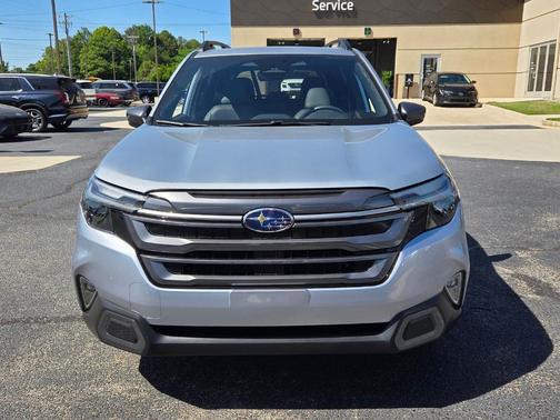 Ice Silver Metallic 2025 Subaru Forester Limited