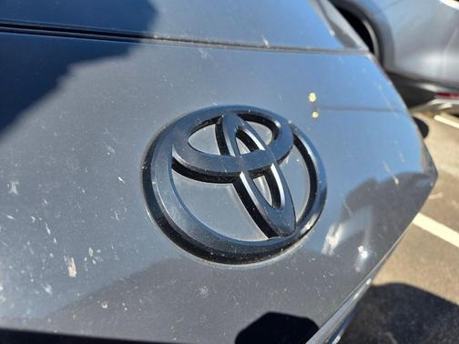 UNDERGROUND 2025 Toyota Camry SE