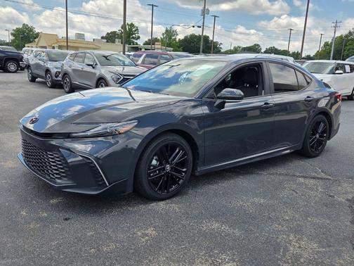 UNDERGROUND 2025 Toyota Camry SE