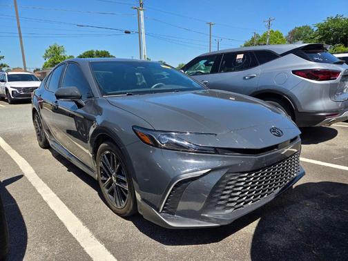 UNDERGROUND 2025 Toyota Camry SE