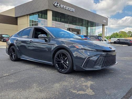 UNDERGROUND 2025 Toyota Camry SE