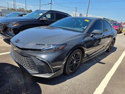 UNDERGROUND 2025 Toyota Camry SE