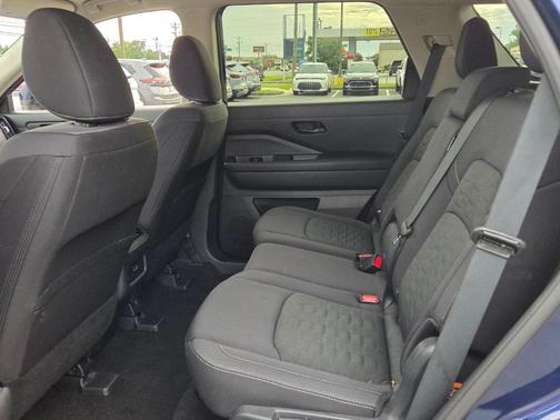Deep Ocean Blue 2025 Nissan Pathfinder SV