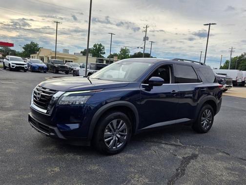 Deep Ocean Blue 2025 Nissan Pathfinder SV