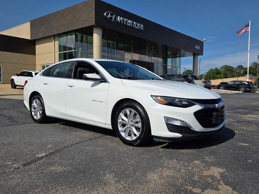Summit White 2024 Chevrolet Malibu LT