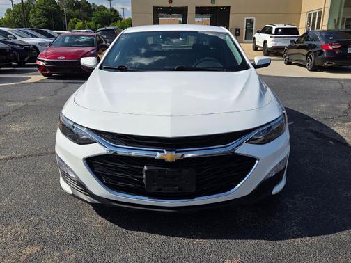 Summit White 2024 Chevrolet Malibu LT