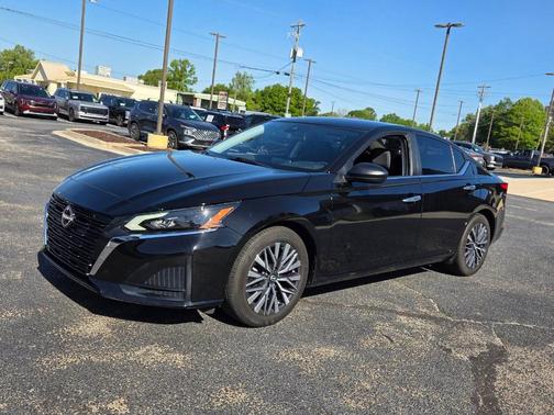 Black 2025 Nissan Altima SV