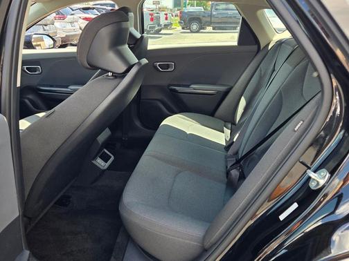Aurora Black Pearl 2025 Kia K4