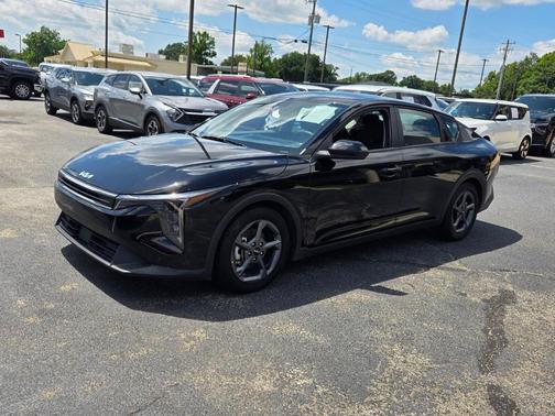 Aurora Black Pearl 2025 Kia K4