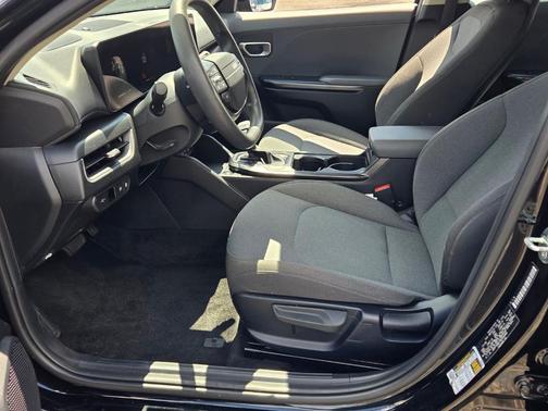 Aurora Black Pearl 2025 Kia K4