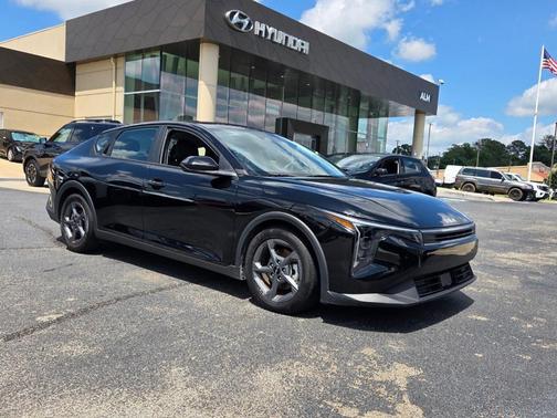 Aurora Black Pearl 2025 Kia K4