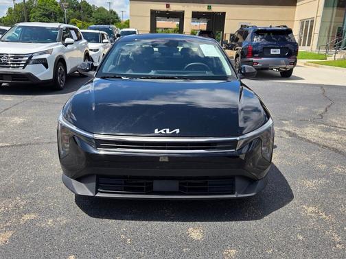 Aurora Black Pearl 2025 Kia K4