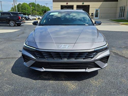 Metal 2025 Hyundai ELANTRA HEV SEL