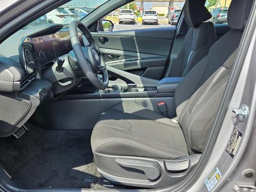 Metal 2025 Hyundai ELANTRA HEV SEL