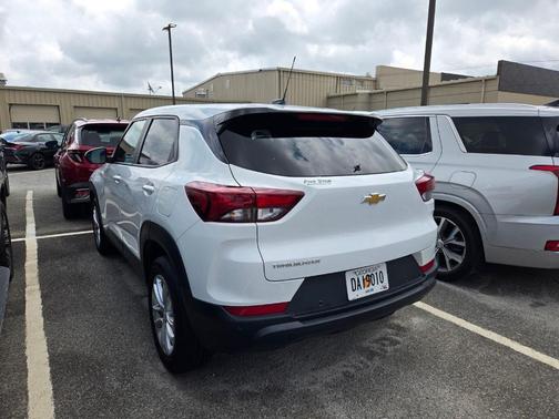 Summit White 2024 Chevrolet Trailblazer LS