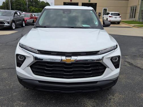 Summit White 2024 Chevrolet Trailblazer LS