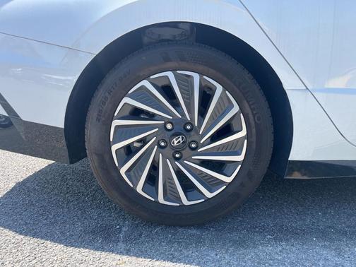 White 2024 Hyundai SONATA Hybrid Limited