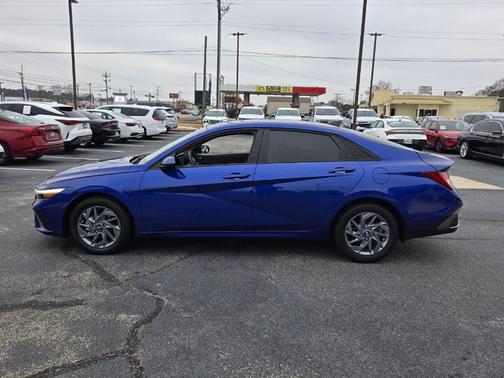 2025 Hyundai ELANTRA HEV Blue