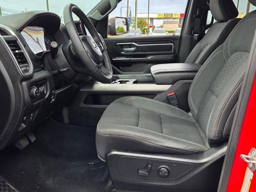 Flame Red Clearcoat 2025 RAM 1500 Big Horn/Lone Star