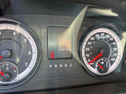 2024 RAM 1500 Classic SLT