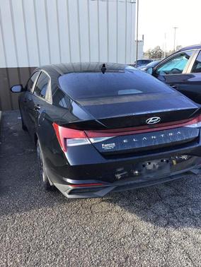 2022 Hyundai ELANTRA SEL