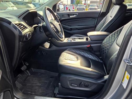Silver Metallic 2024 Ford Edge Titanium