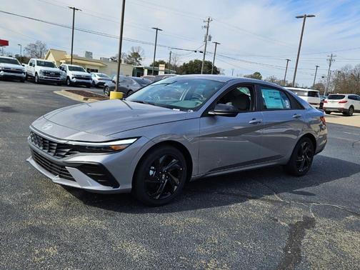 Metal 2026 Hyundai ELANTRA HEV SEL