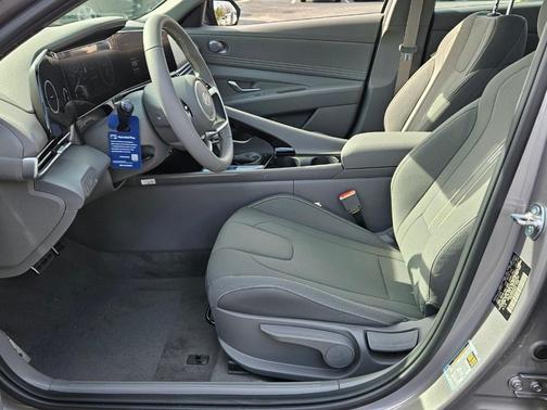 Metal 2026 Hyundai ELANTRA HEV SEL