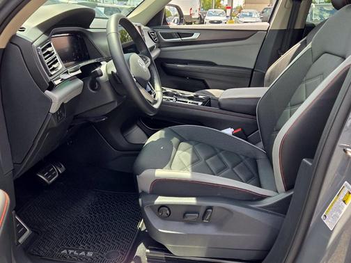 Pure Gray 2025 Volkswagen Atlas 2.0T Peak Edition