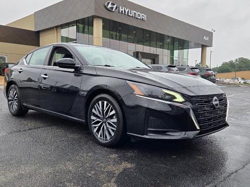 Super Black Clearcoat 2025 Nissan Altima SV