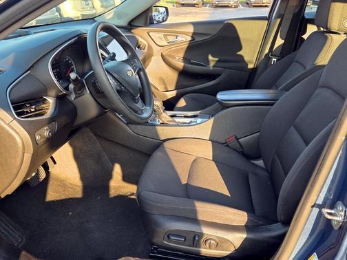 Lakeshore Blue Metallic 2024 Chevrolet Malibu LT