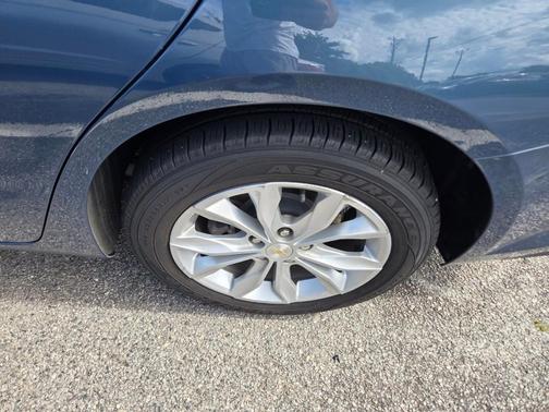 Lakeshore Blue Metallic 2024 Chevrolet Malibu LT