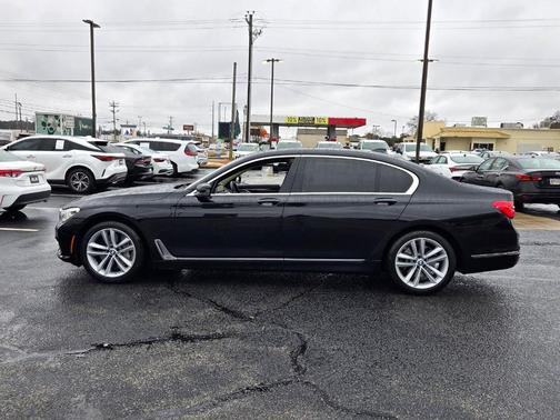 2018 BMW 750 i xDrive