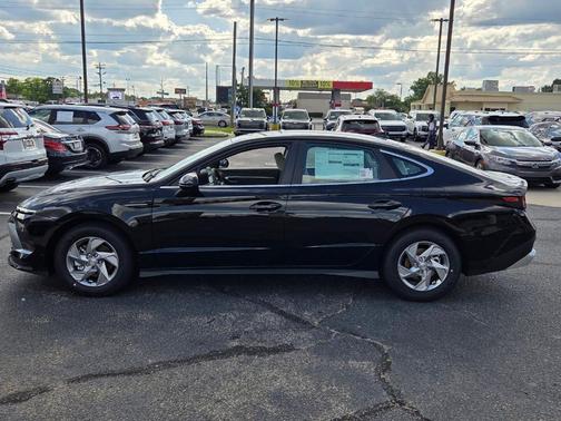 Black 2026 Hyundai SONATA SE