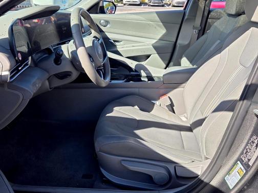 Amazon Gray 2025 Hyundai ELANTRA SEL Convenience