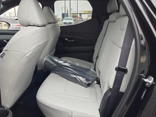 Phantom Black 2026 Hyundai SANTA CRUZ SEL Activity