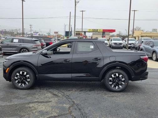 Phantom Black 2026 Hyundai SANTA CRUZ SEL Activity