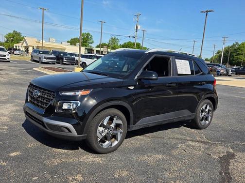 2024 Hyundai VENUE SEL