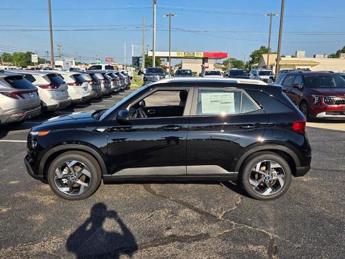 Onyx Black 2026 Hyundai VENUE SEL