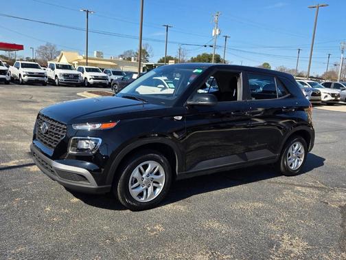 2025 Hyundai VENUE SE