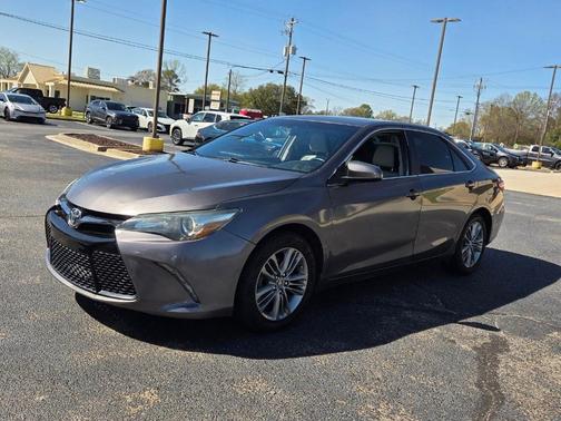 2016 Toyota Camry XLE