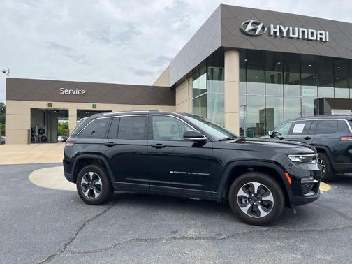 Diamond Black 2024 Jeep Grand Cherokee 4xe Base