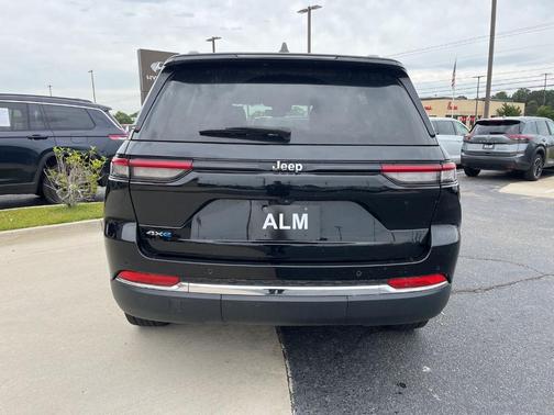 Diamond Black 2024 Jeep Grand Cherokee 4xe Base