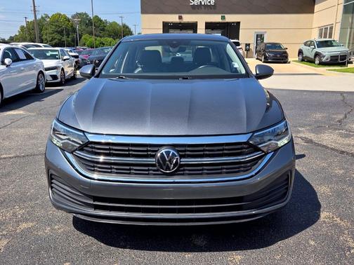 Platinum Gray Metallic 2024 Volkswagen Jetta 1.5T SE
