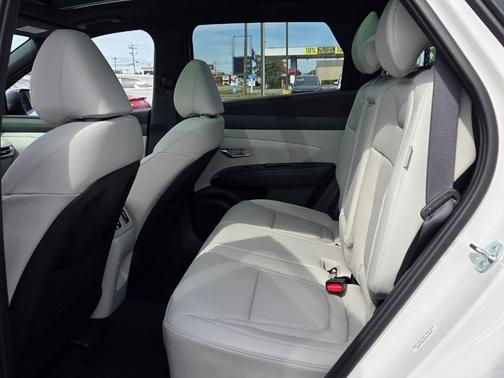 Pearl 2026 Hyundai TUCSON Hybrid Limited