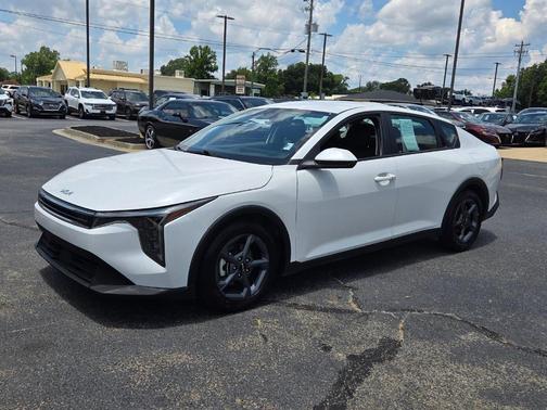Snow White Pearl 2025 Kia K4